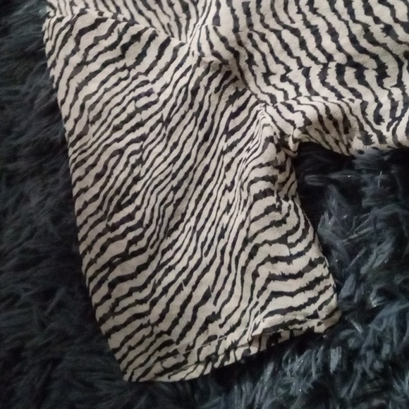 Silk animal print blouse - Picture 4 of 7